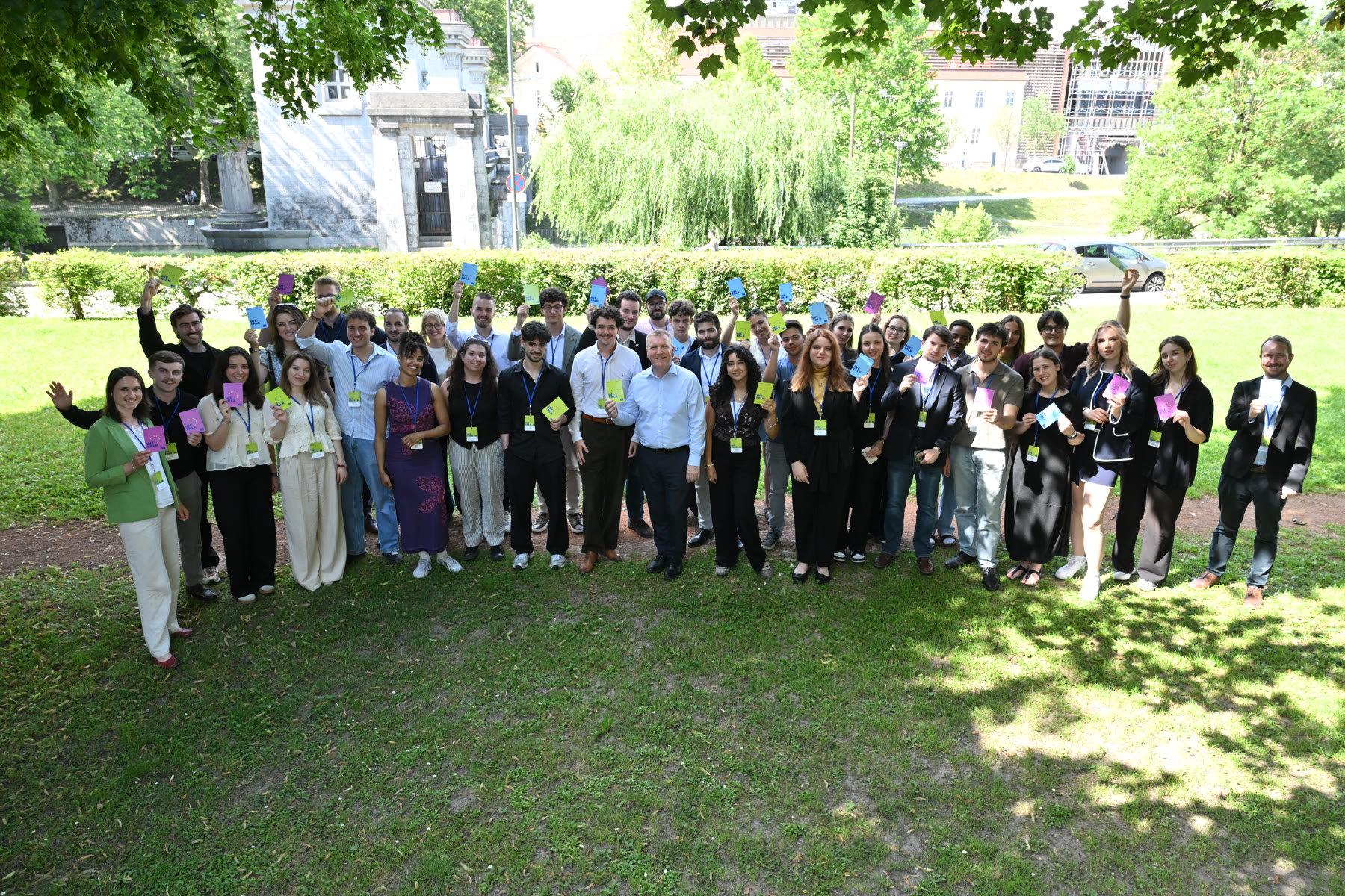 Group photo of the young participants with Commissioner Michael McGrath in Ljubljana
